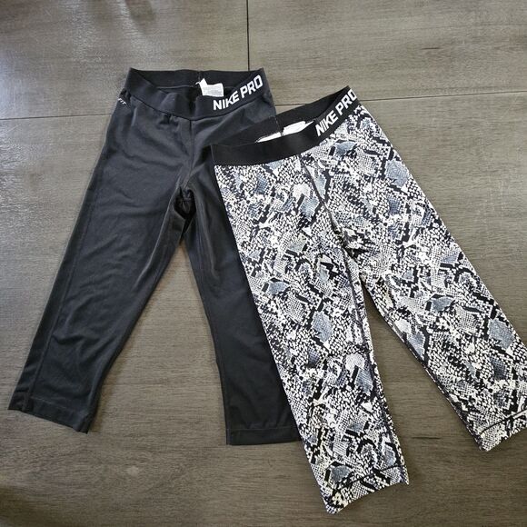 Nike PRO Womans 3/4 Length Capri Leggings Lot Of 2 Running Pants Workout - Picture 1 of 8